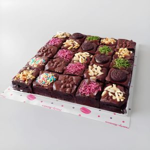 FUDGY BROWNIES FUDGY BROWNIES Uk 20x20cm